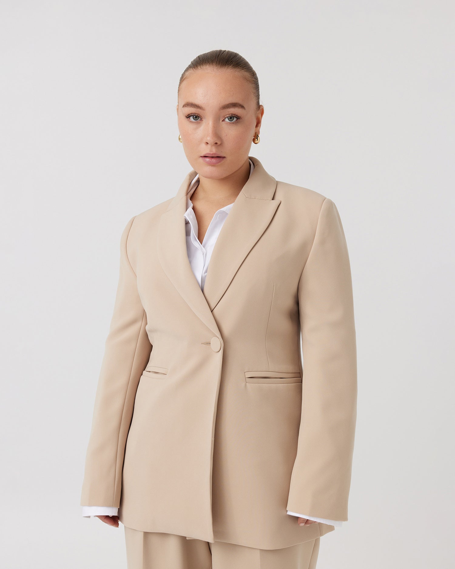 Beige discount tailored blazer