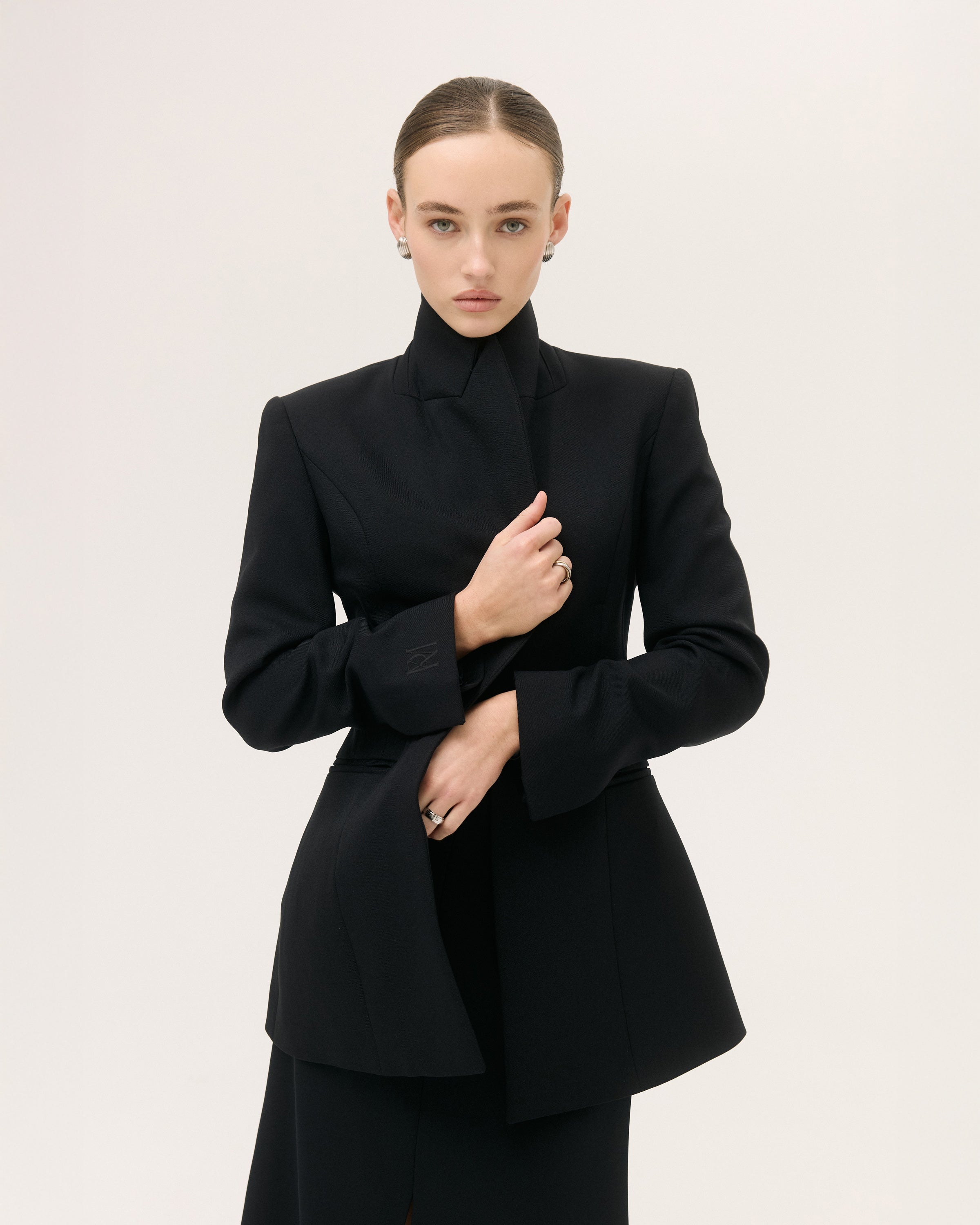 MA-JR_THE_MERIDIAN_COLLECTION_THEODETTEBLAZER.jpg