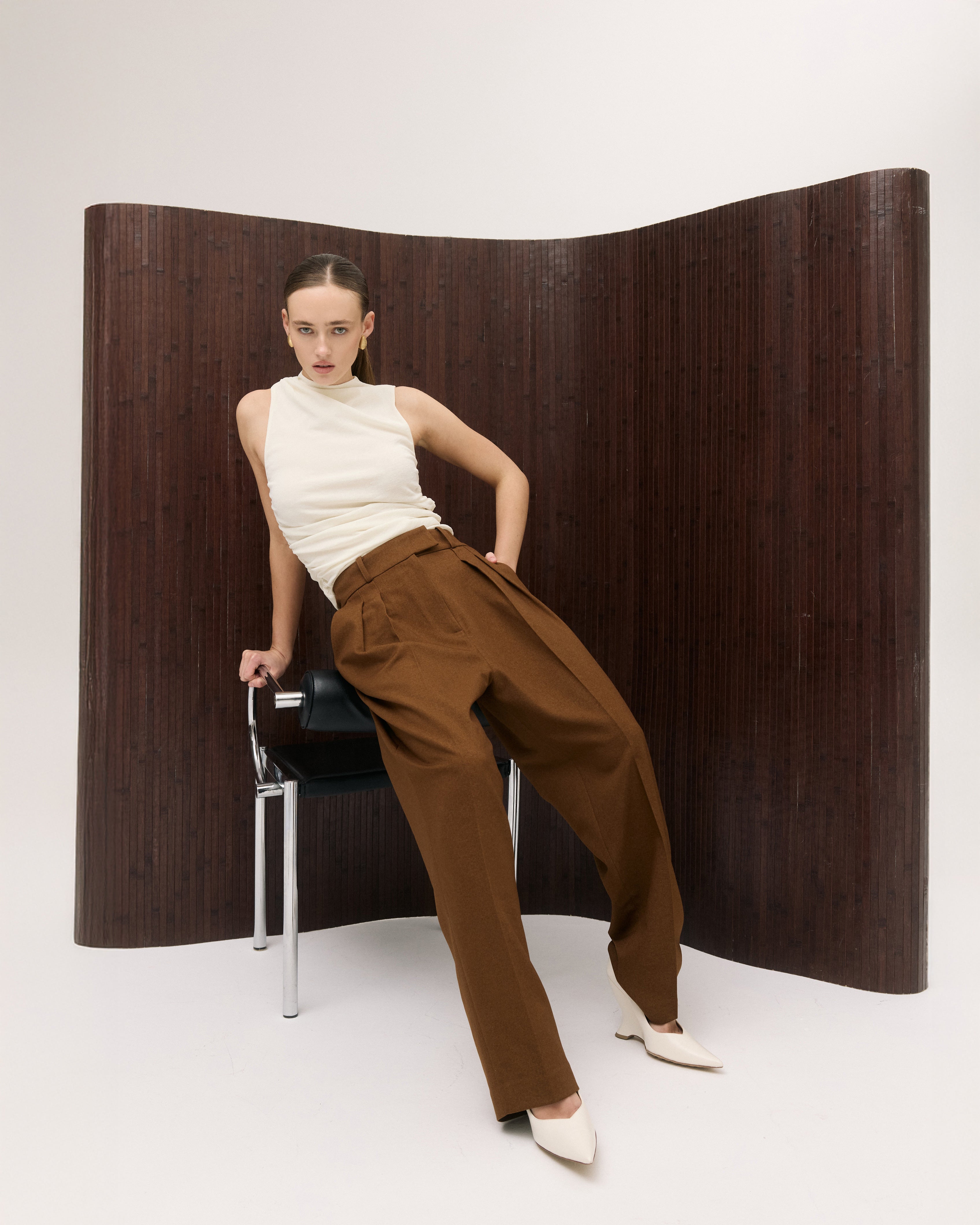 MA-JR_THE_MERIDIAN_COLLECTION_THETAILOREDTROUSERS_2.jpg