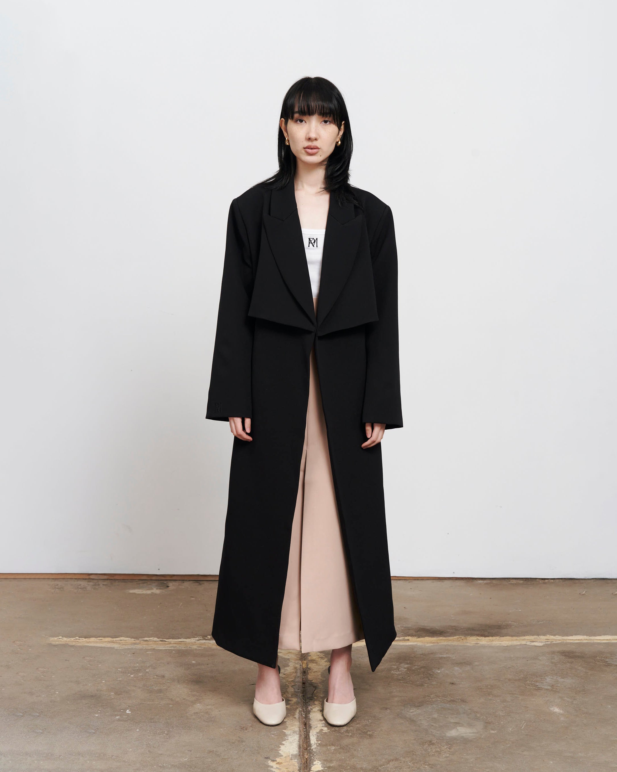 MAJR-Minimalist-The-Trench-Black.jpg