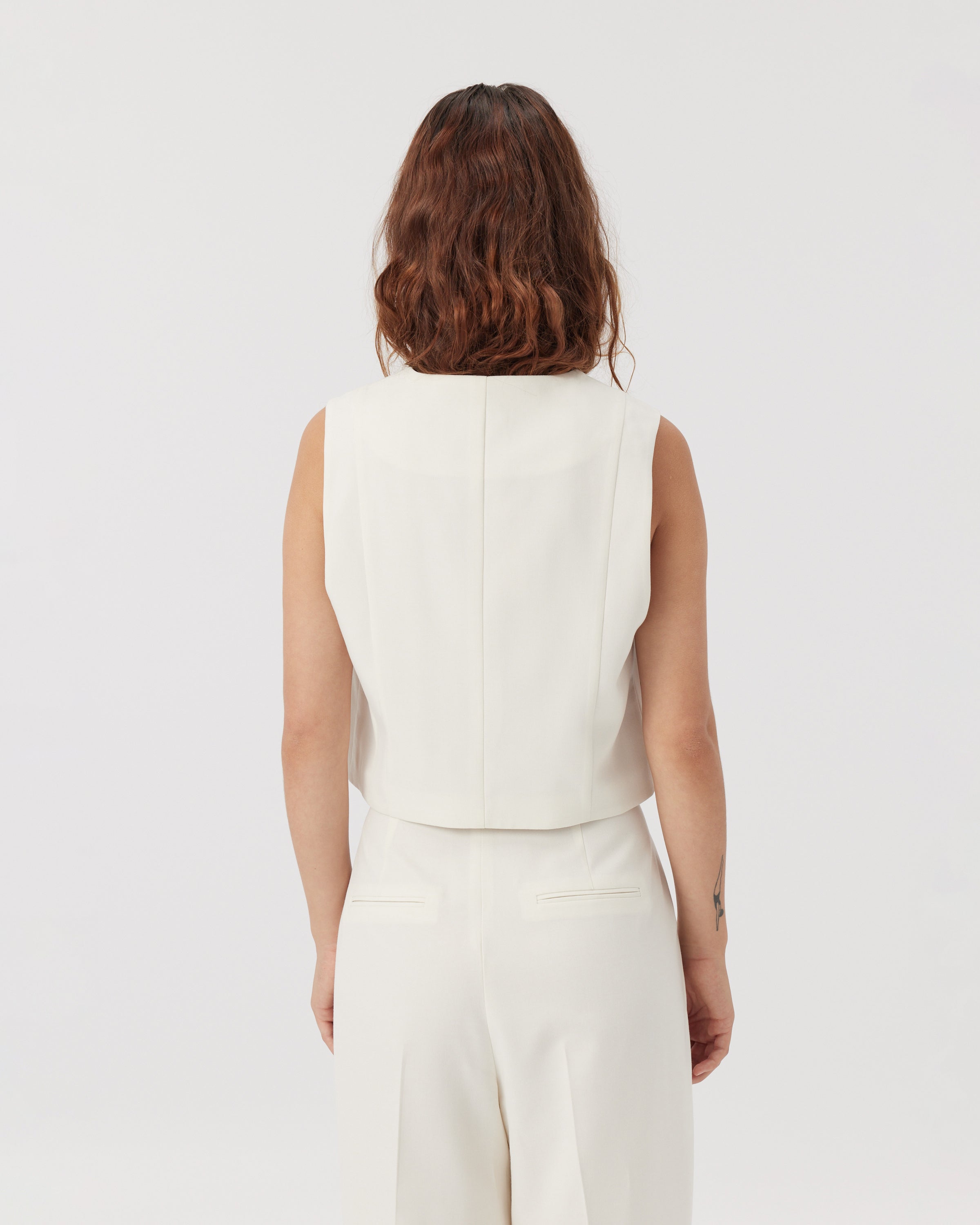 SAMPLE The Tailored Waistcoat Vanilla, size 10